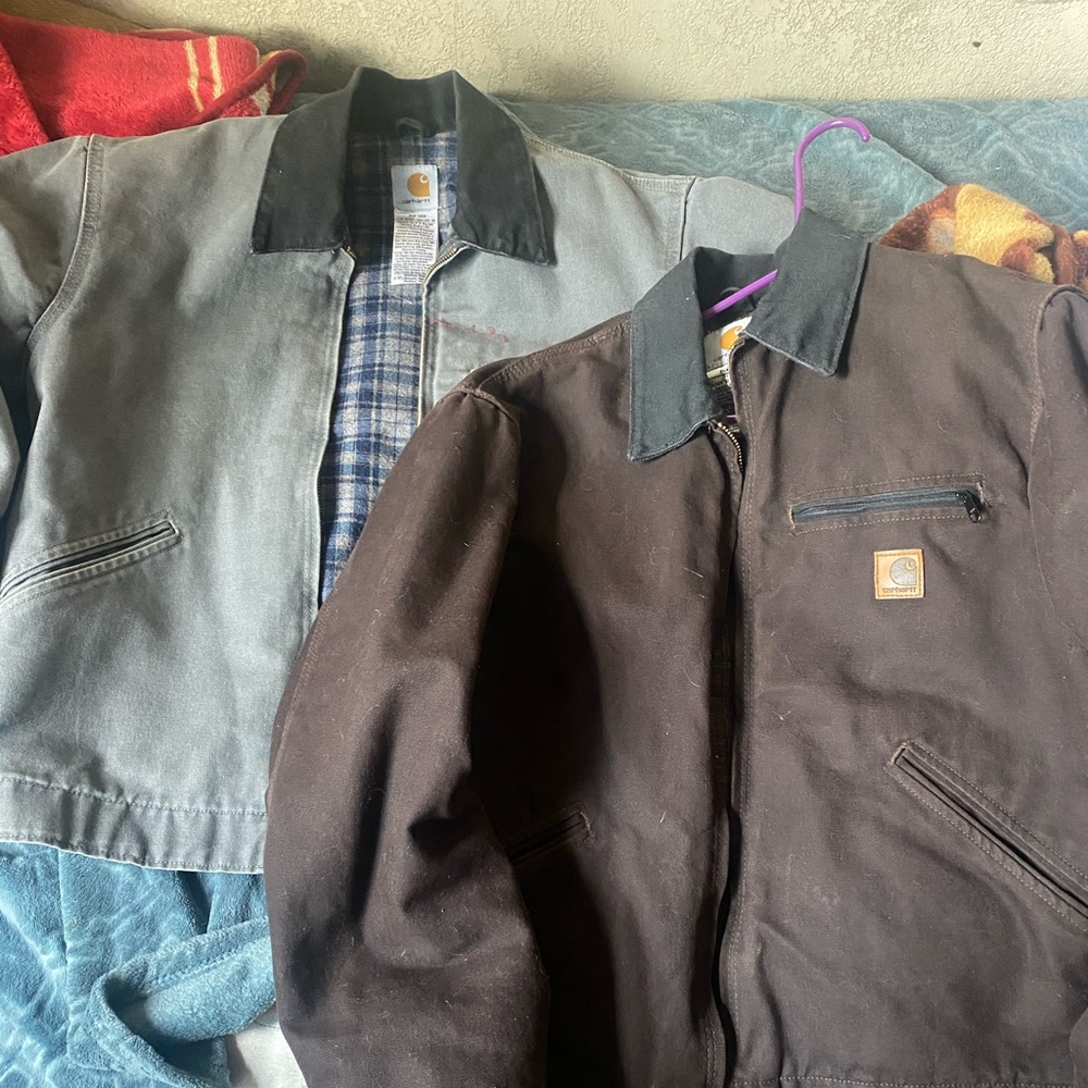Selling together 2 carhartt jackets